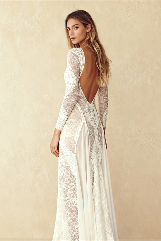 Romantic Lace Halter Floor-length Wedding Dress
