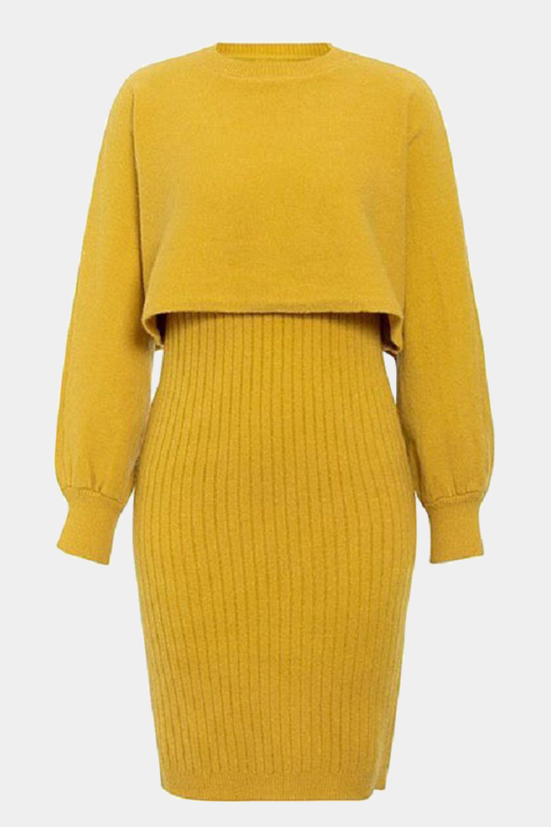 Elegante conjunto de dos piezas de manga larga con cuello redondo y abertura en un solo color