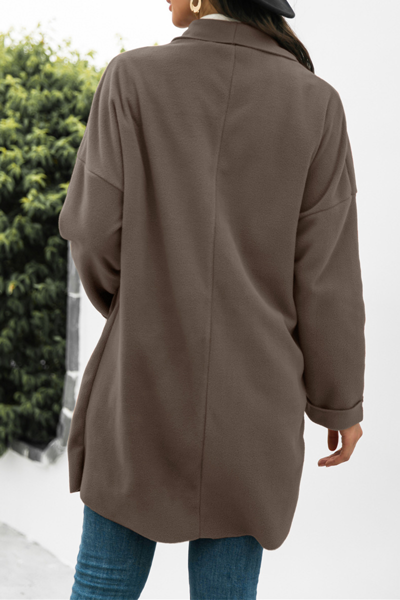 Prenda exterior informal de cuello vuelto con bolsillos laterales divididos