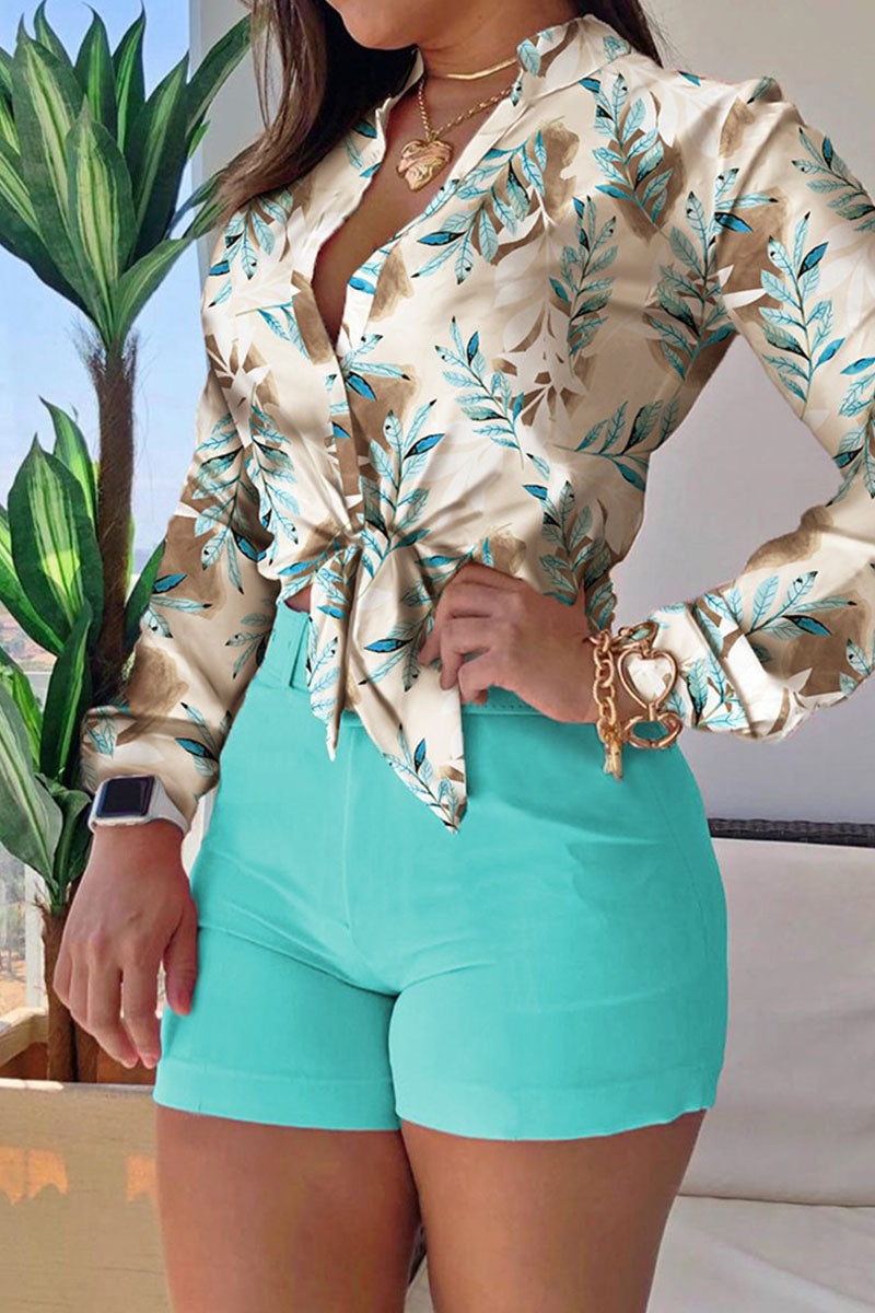 Conjunto de dos piezas con cuello vuelto, manga larga y estampado informal de patchwork y hebilla