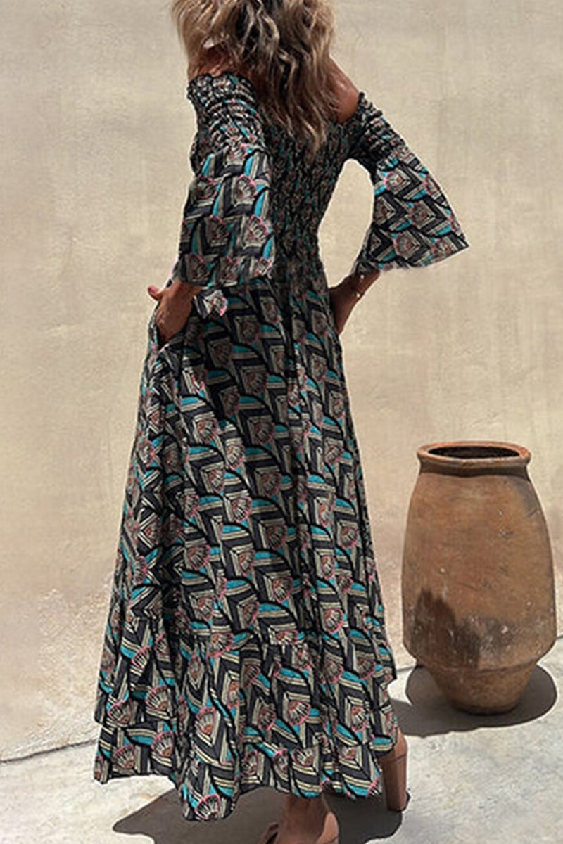 Vestido irregular con hombros descubiertos y estampado elegante de patchwork
