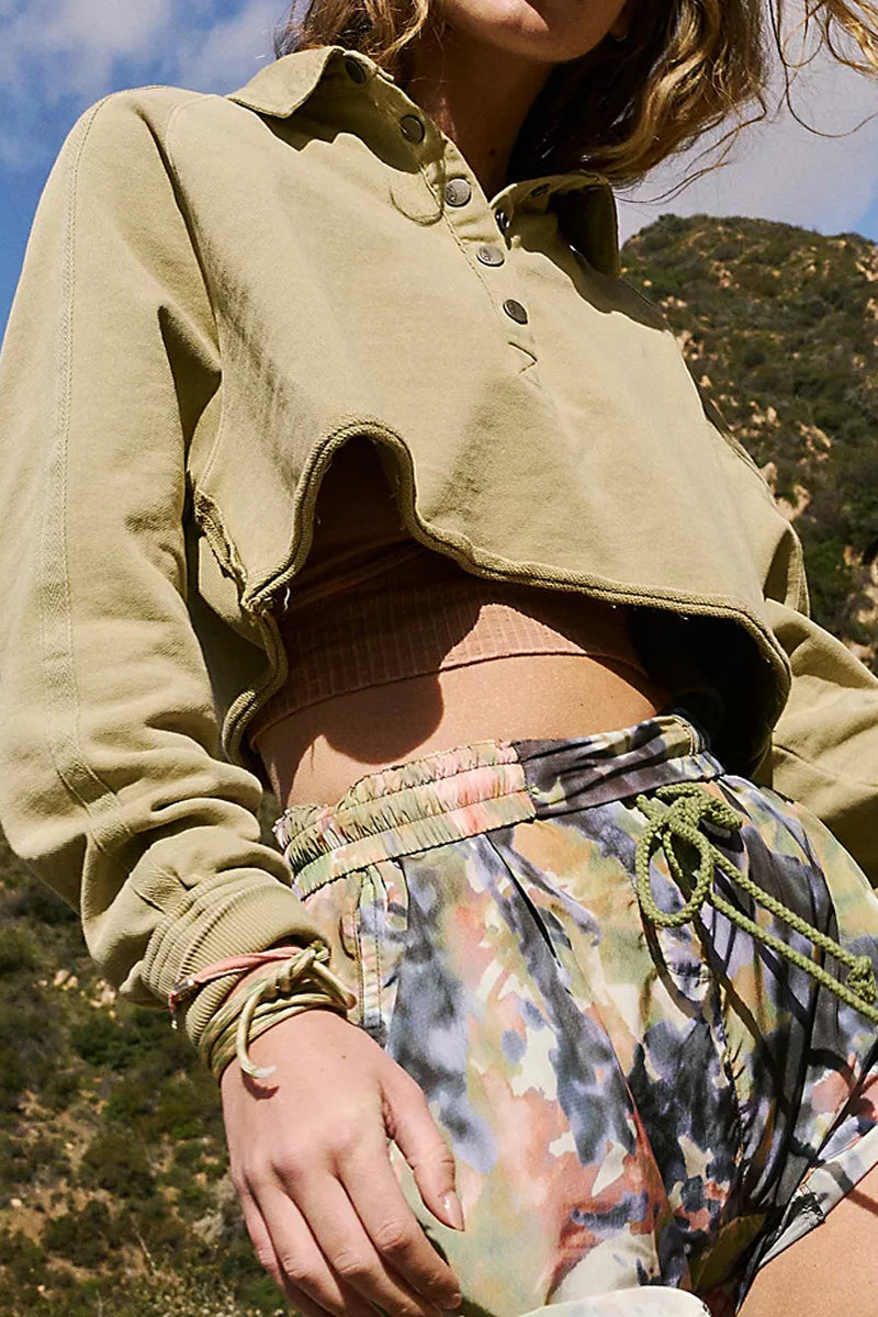 Tops casuales de calle con botones lisos y cuello vuelto