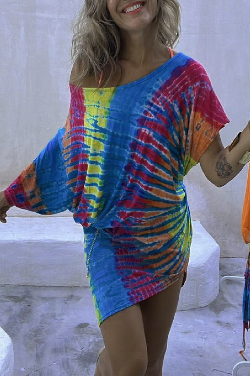 Vestido irregular con cuello oblicuo y patchwork con estampado urbano