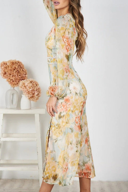 Elegante vestido irregular con cuello en V y patchwork floral