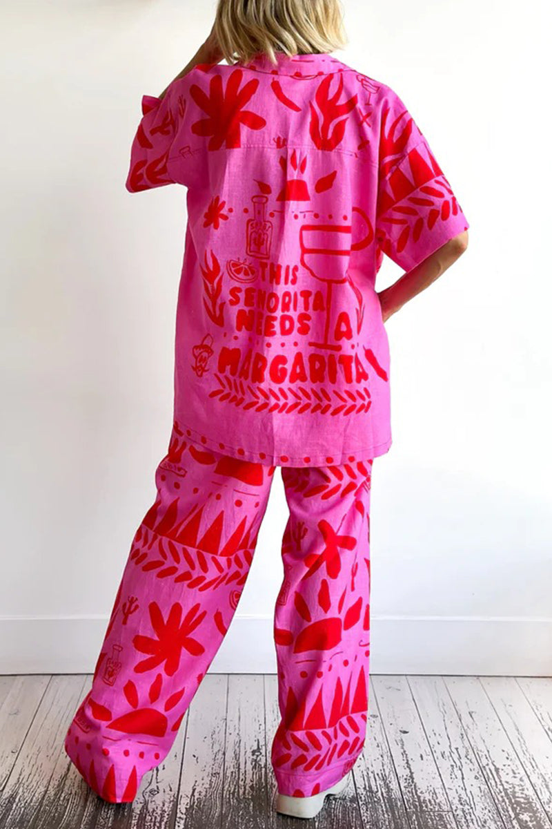 Conjunto informal de dos piezas con cuello vuelto, manga corta y estampado floral de calle con bolsillos y parches