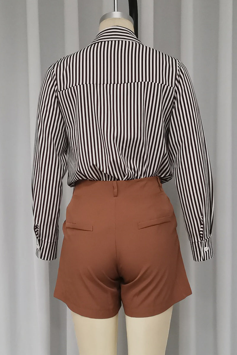 Conjunto informal de dos piezas con cuello vuelto, manga larga y bolsillo con estampado de rayas