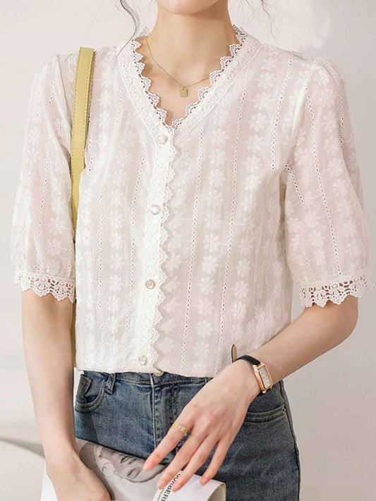 Molly Slim V-Neck Solid Color Lace Top