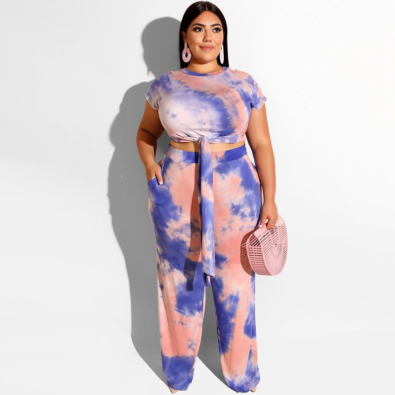 Conjunto de top corto y pantalones casuales de manga corta con diseño tie-dye único para mujer de talla grande