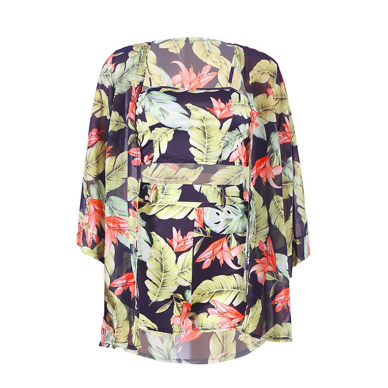 Conjunto informal de tres piezas con estampado de hojas y estampado de vacaciones, camisola de gasa y pantalones cortos