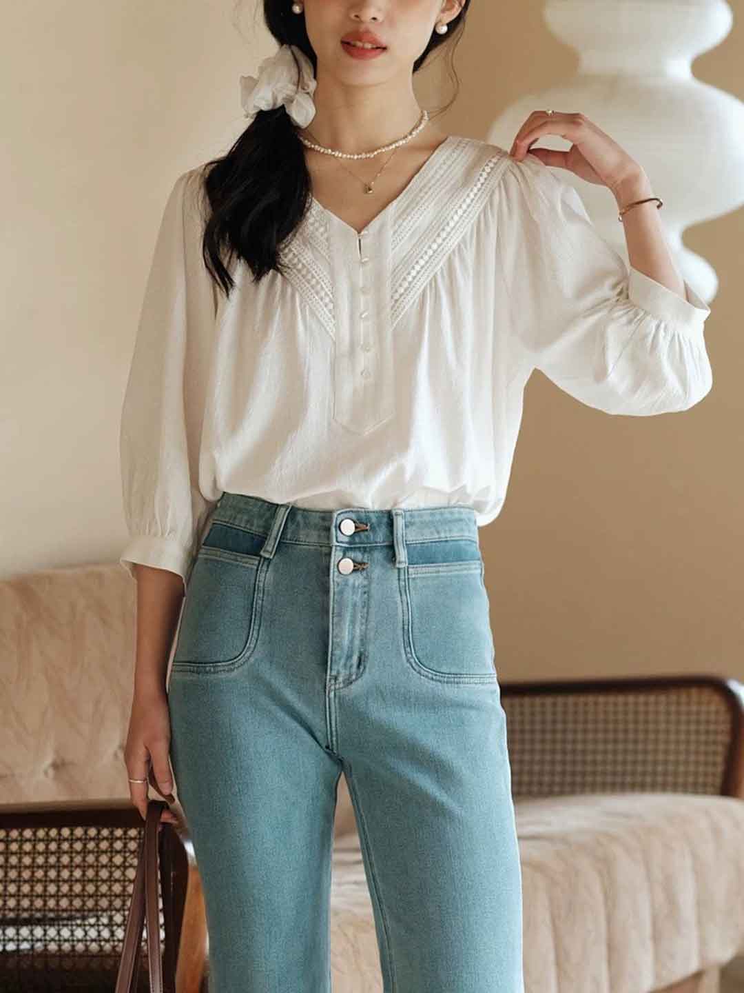 Maria Loose V-Neck Latern Sleeve Lace Shirt