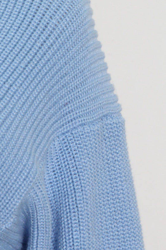 Slim Fit V-Neck Knit Top