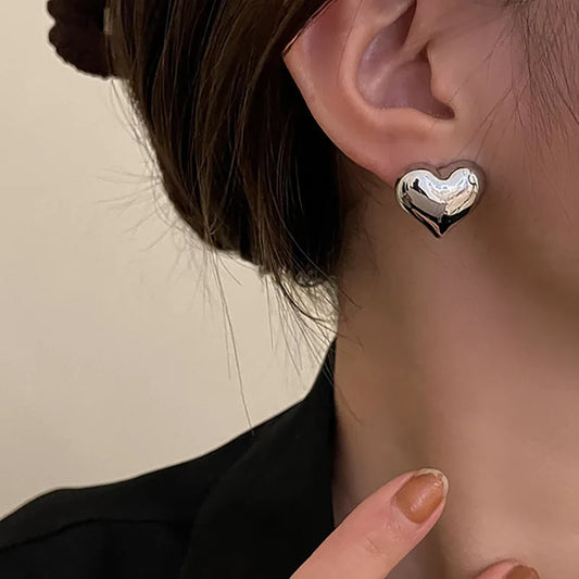 Gold Color Surface Love Heart Shaped Minimalist Fashion Bridal Jewelry Earring