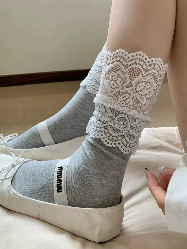 Aralyn Lace Trim Socks