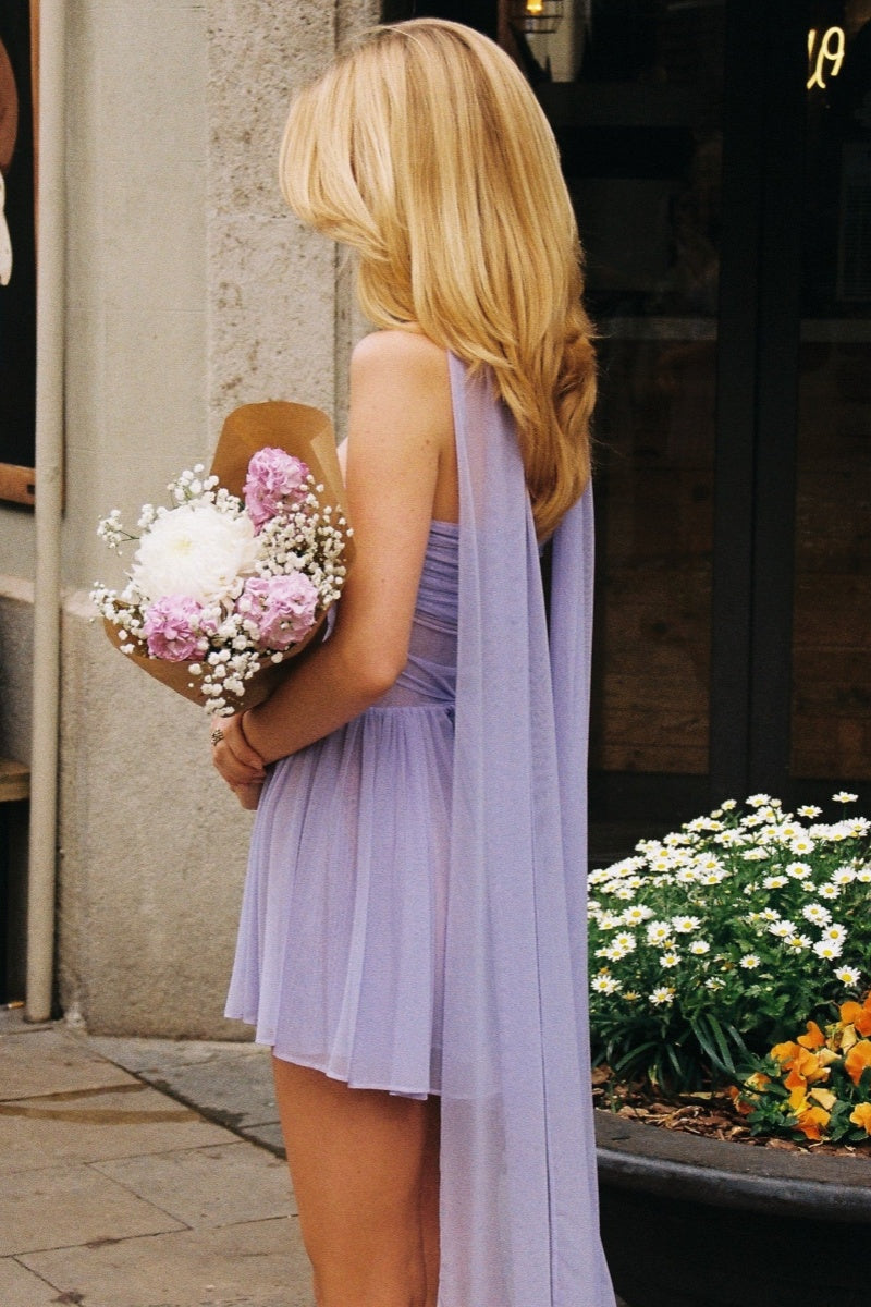 Vestido mini con cuello de hoja de loto