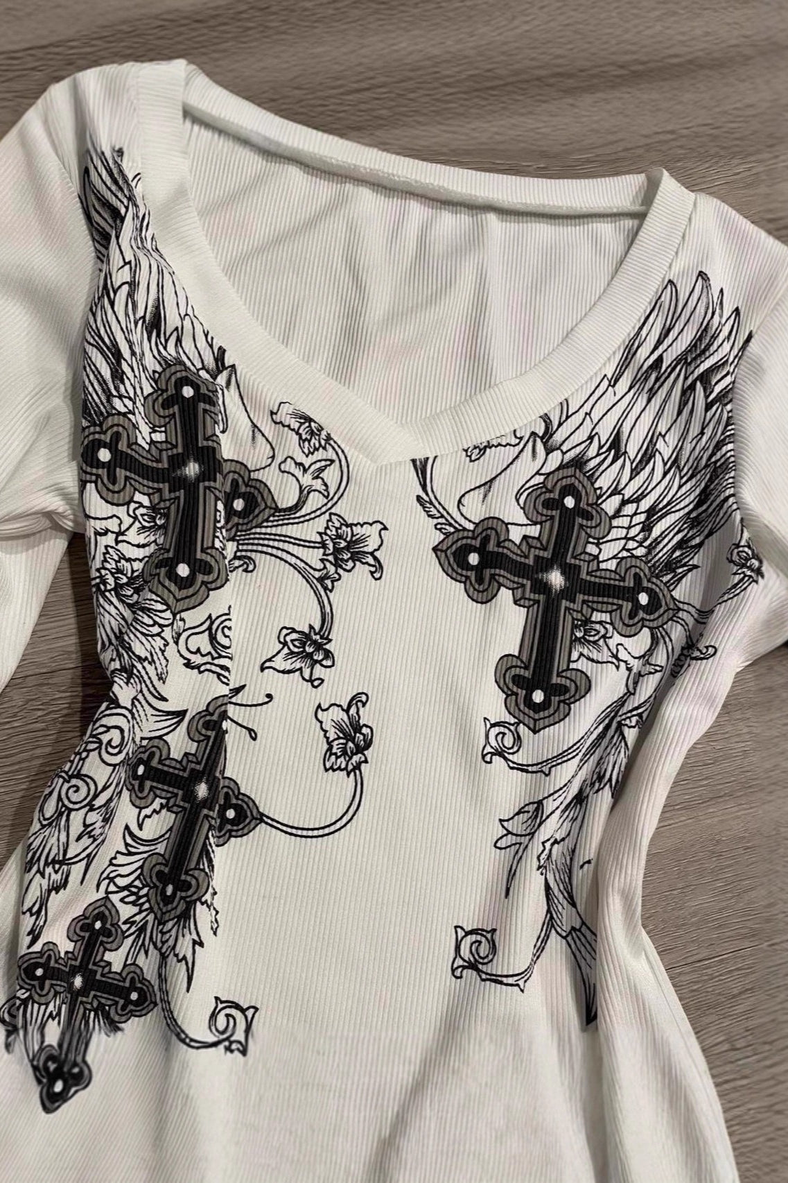 Vintage Gothic Letter Print V-Neck Loose T-shirt