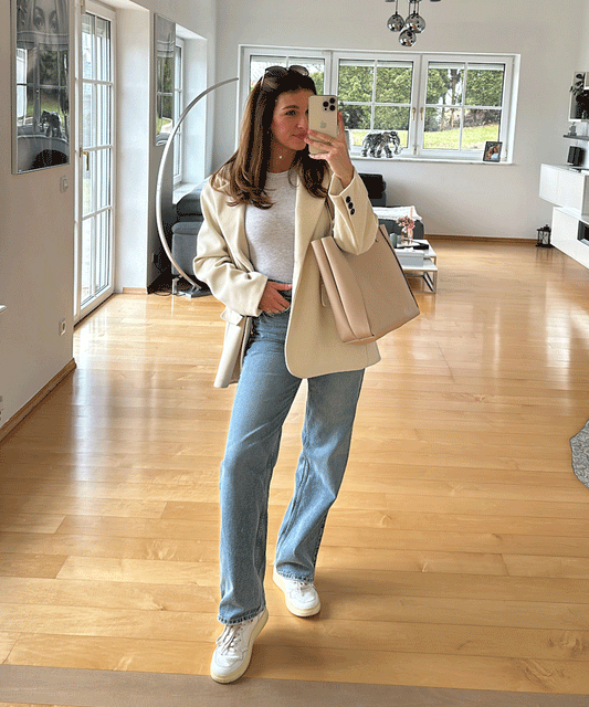 Women's Trendy Beige Blazer with Pockets and Buttons | Great for Everyday Wear