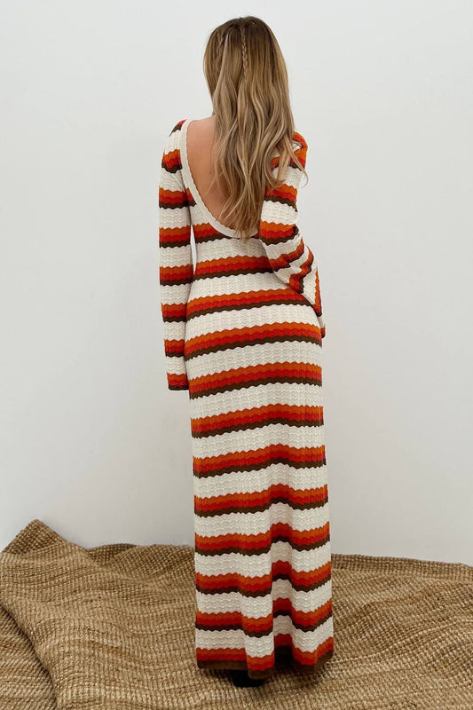 Vestido largo de punto Calista con espalda descubierta y estampado en zigzag