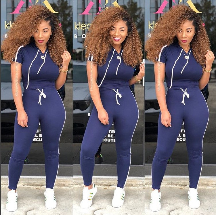 Conjunto de pantalón y camiseta de rayas de manga corta informal y ajustado a la moda