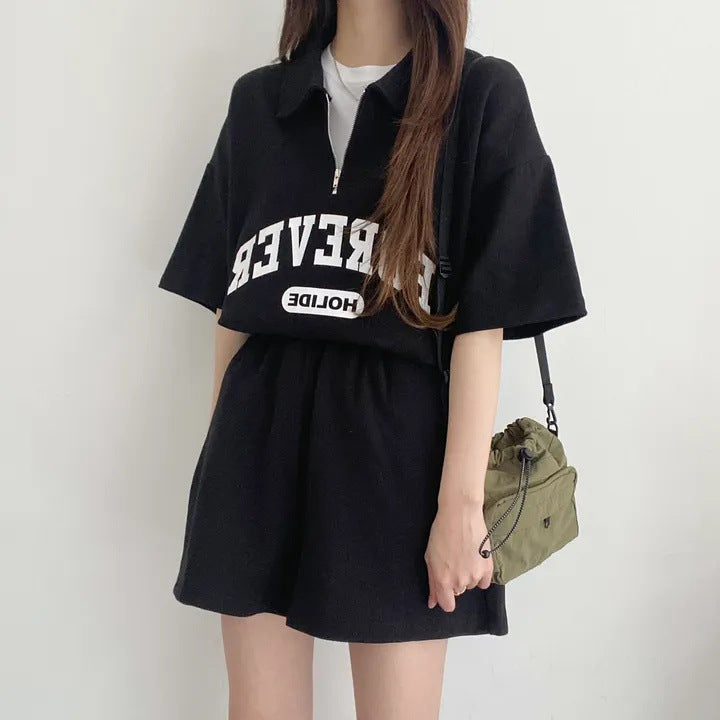 Conjunto de dos piezas de camiseta de manga corta con solapa y cremallera y estampado de letras para mujer