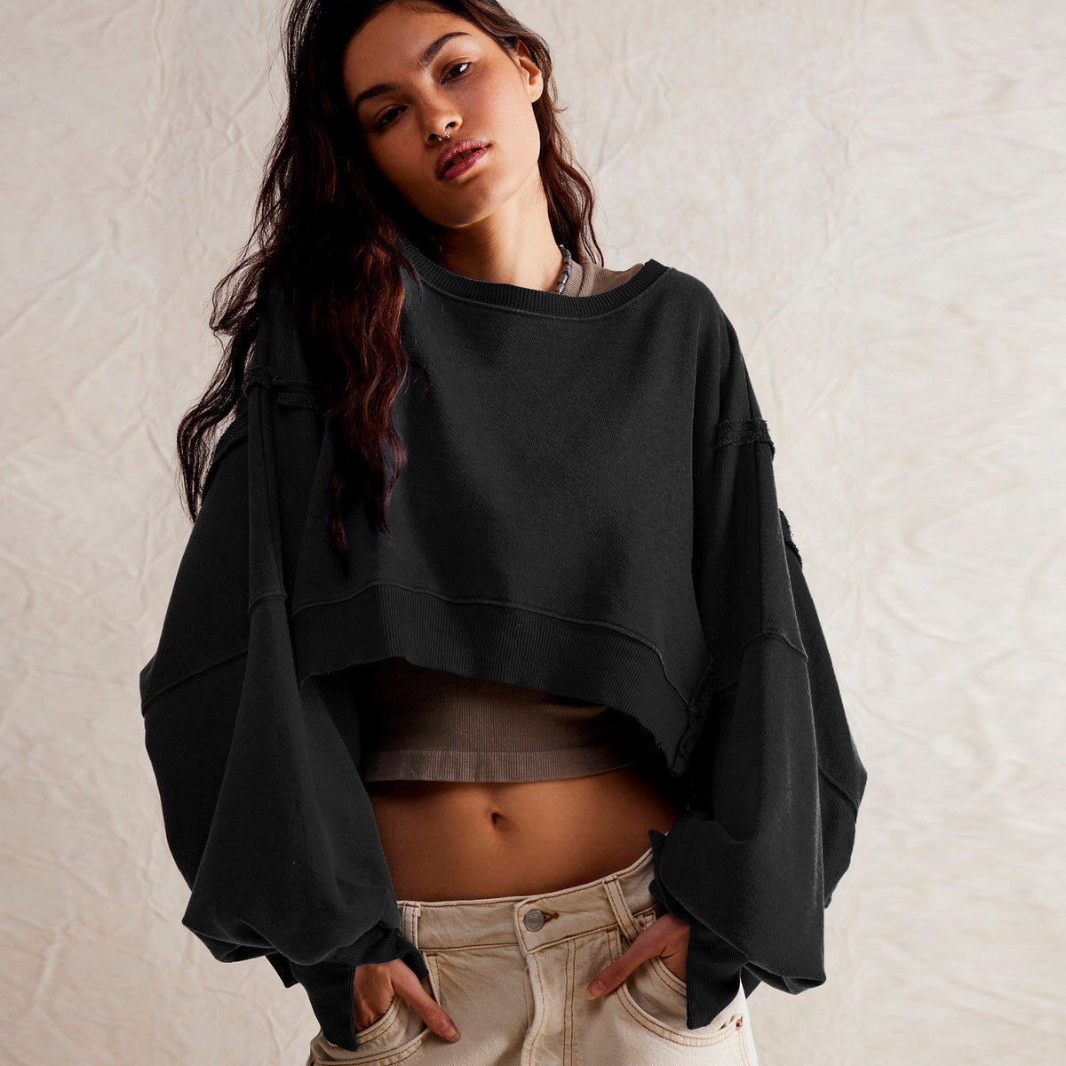 Sudadera corta informal de manga larga con cuello redondo y color liso para mujer