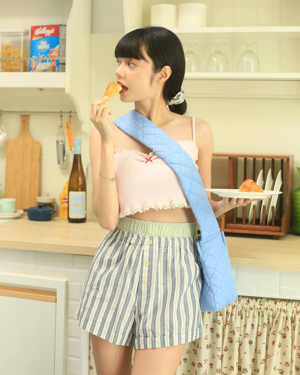Women Fashion Casual Contrast Color Stripe Shorts