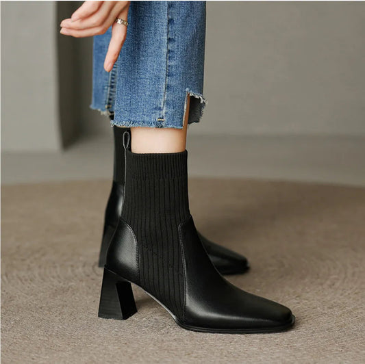 Vegan Smooth Chelsea Boots with Heel for Women | Ideal for Everyday Wear