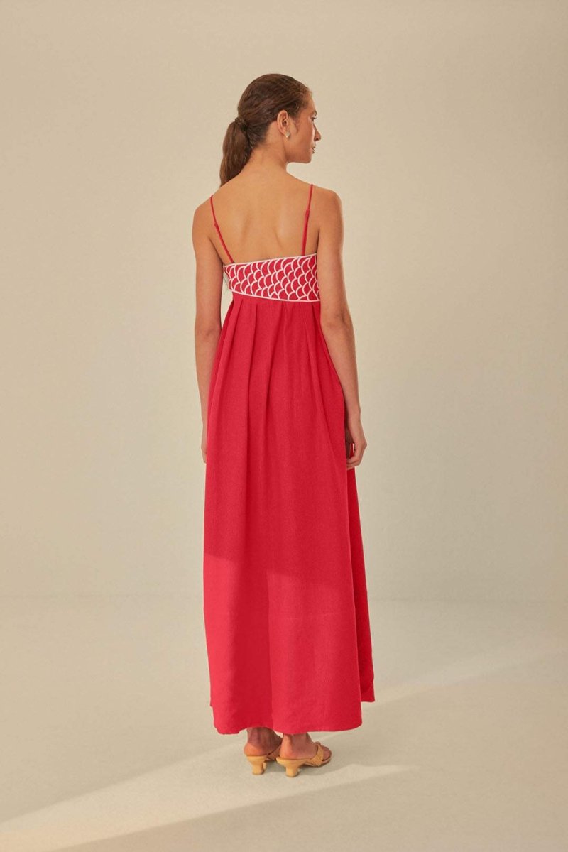 Vestido lencero largo con bordado de peces dorados de Eileen