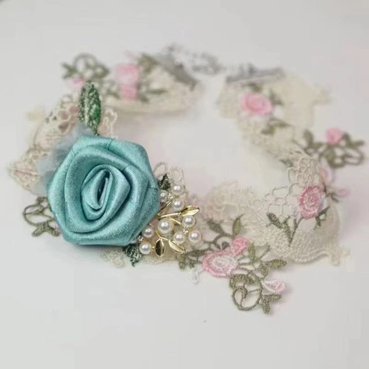 Rose applique lace faux pearl choker necklace | Festival Outfits Women