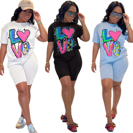 Conjunto informal de camiseta y pantalones cortos de manga corta con estampado de letras Love para mujer