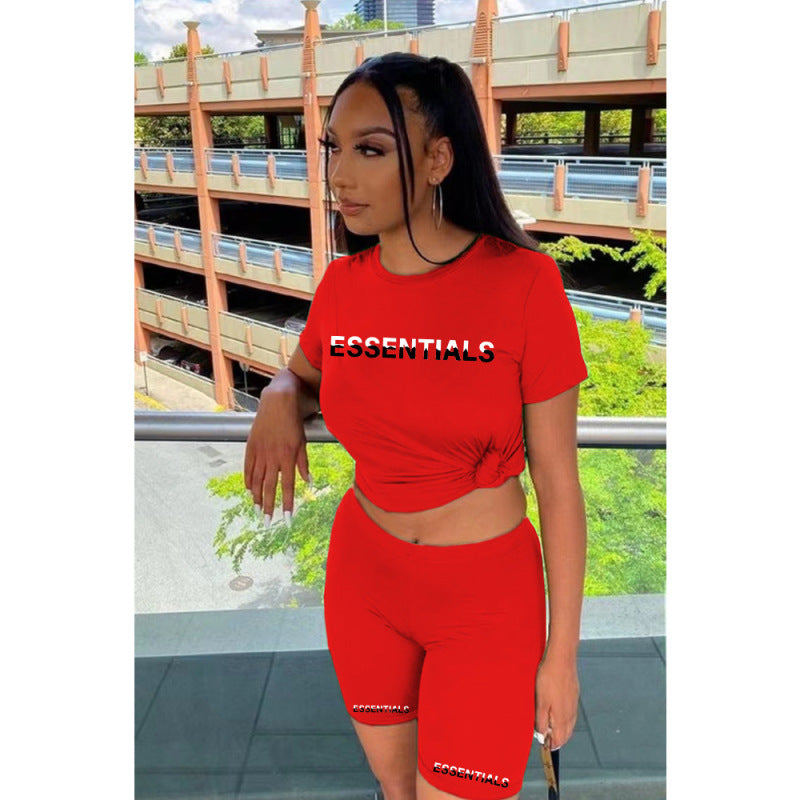 Conjunto deportivo informal para mujer con camiseta de manga corta y pantalones cortos ajustados con estampado de letras