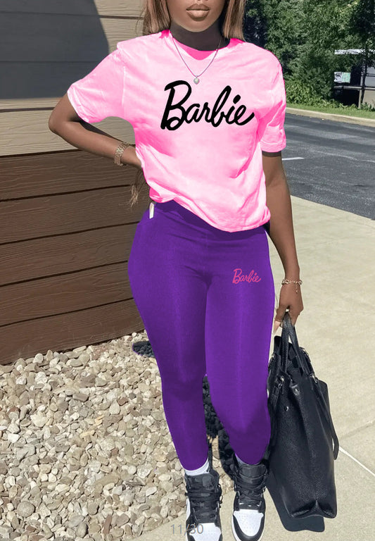 Conjunto de dos piezas de camiseta y pantalón de manga corta con cuello redondo y estampado de letras para mujer