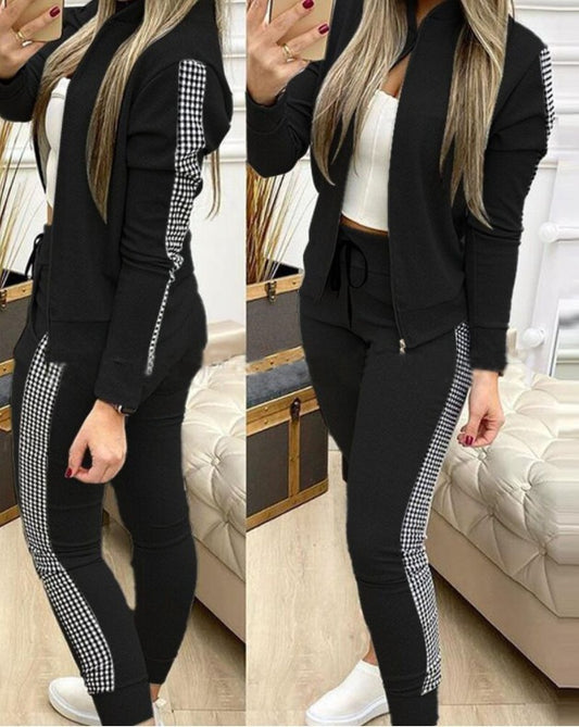 Traje informal de mujer con top y pantalón de manga larga y costuras a cuadros