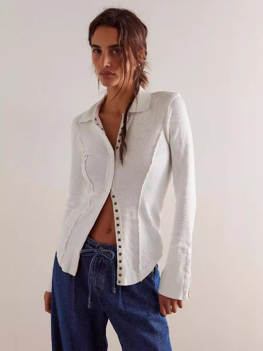 Blusa informal de manga larga entallada con solapa y botonadura sencilla para mujer