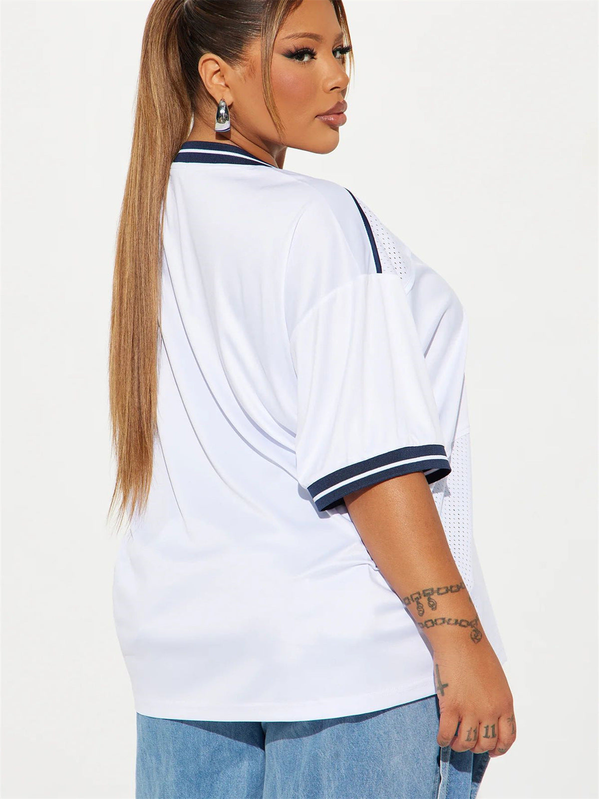 Camiseta de jersey de manga corta con cuello en V y estampado de letras holgadas informales para mujer