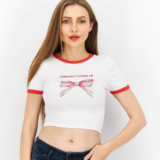 Camiseta corta de manga corta con cuello redondo y estampado de lazo informal de verano para mujer