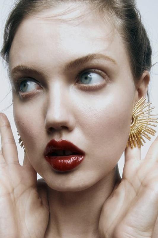 Pendientes semicirculares del sector metálico