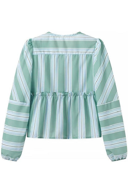 Pantalones cortos y blusa de rayas