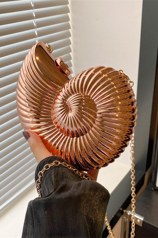 Bolso bandolera de acrílico con forma de caracol para noche de verano