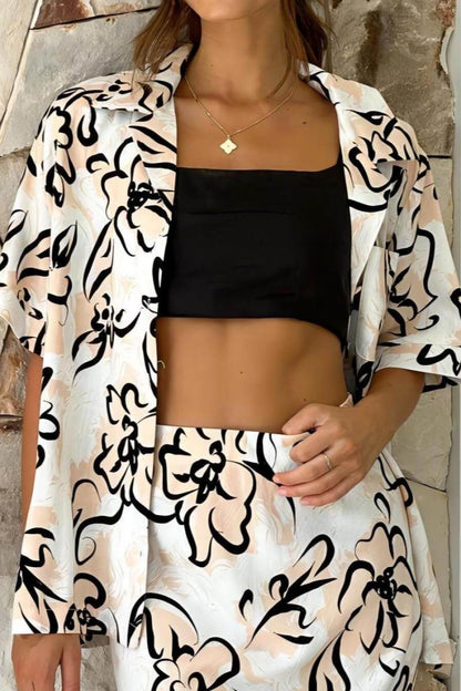 Conjunto de pantalones holgados con estampado floral botánico