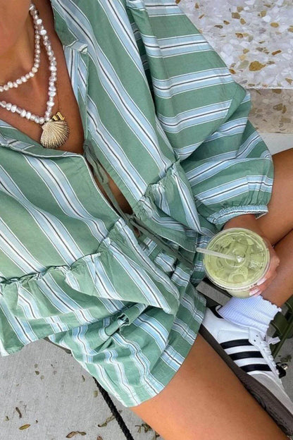 Conjuntos de camisa y pantalones cortos a rayas con mangas farol