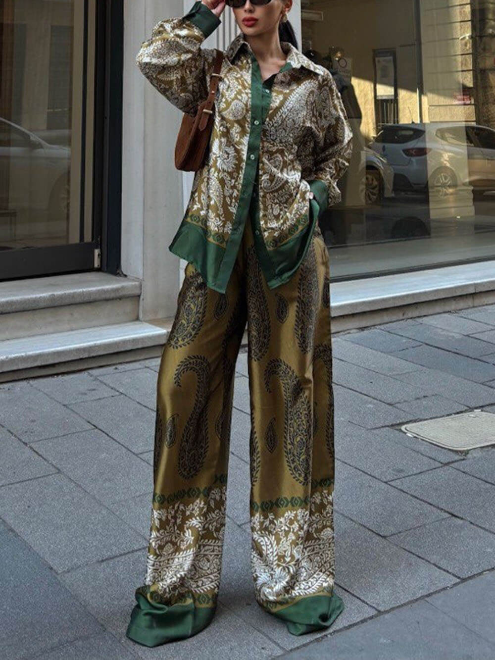 Modern Feel Contrast Color Paisley Unique Print Elastic Waist Pocketed Pants