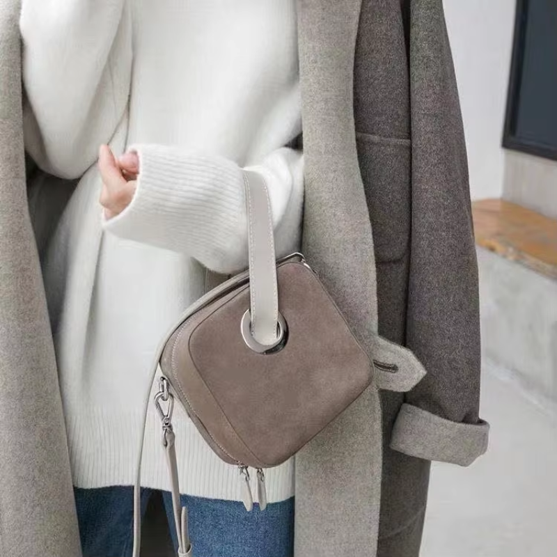 Jersey de punto oversize con cuello alto para mujer | Ideal para otoño/invierno