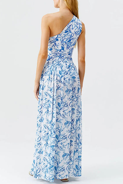 Conjunto azul de un solo hombro con estampado floral fresco