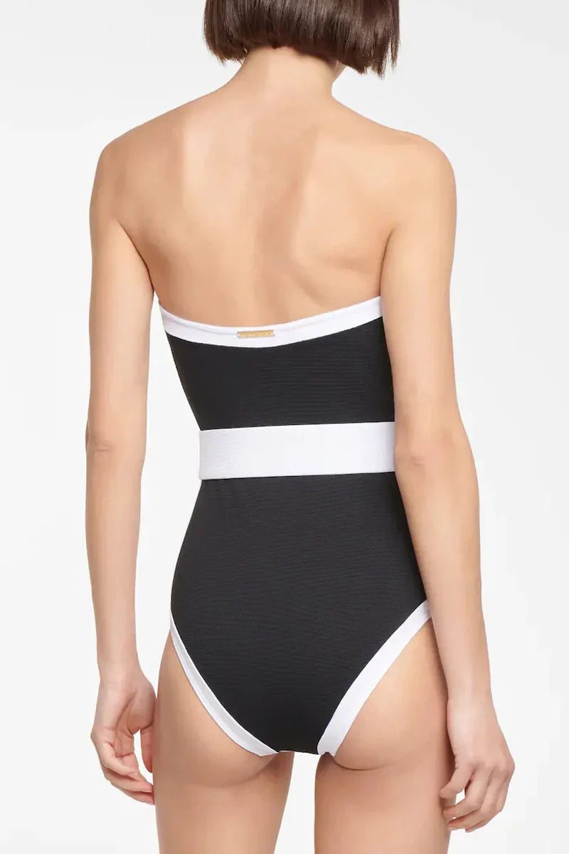 Traje de baño de lujo en blanco y negro con contraste