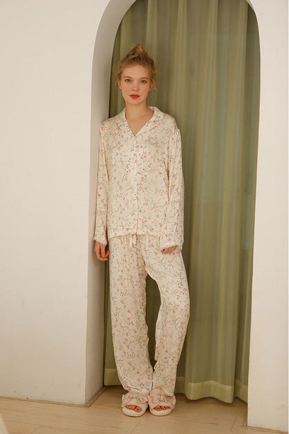 Conjunto de pijama floral con hojas de sauce