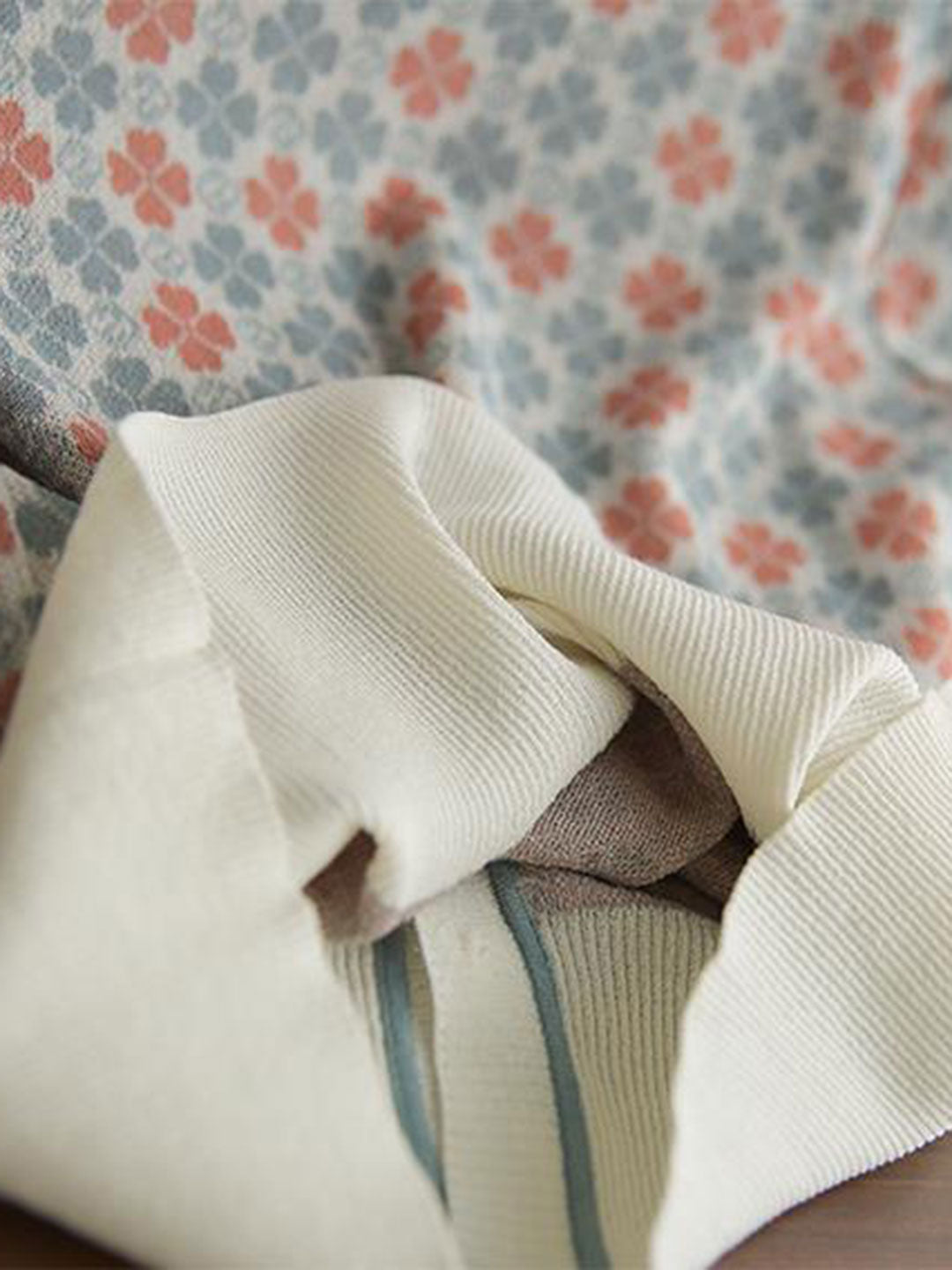 Trinity Classic V-neck Knitted Cardigan-Blue