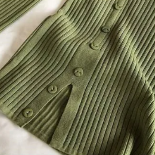 Elegante jersey de punto de cuello alto para mujer con botón y abertura | Ideal para otoño/invierno