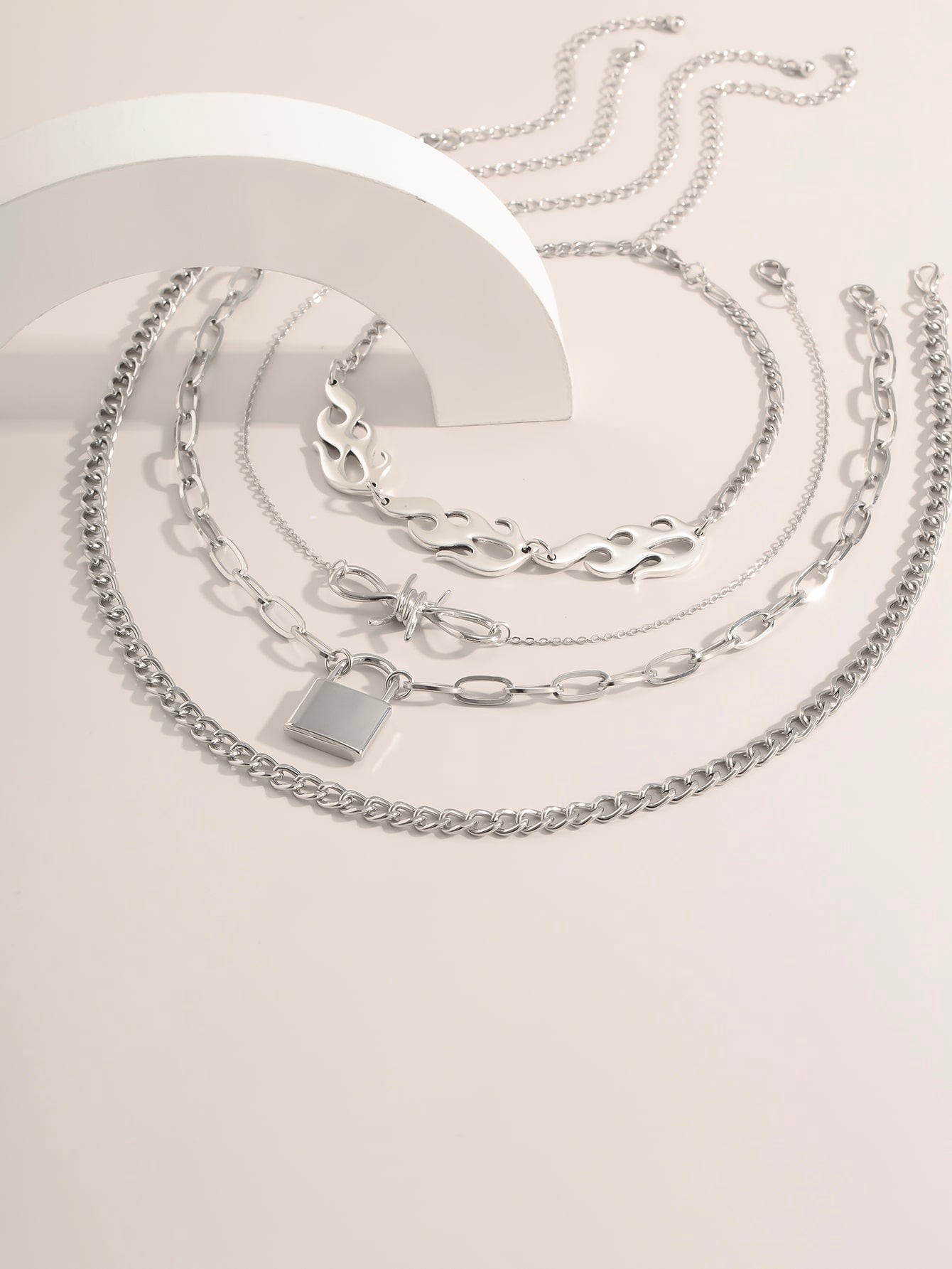 4pcs Flame Decor Necklace for Women