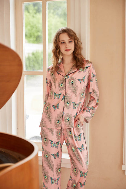 Conjunto de pijama de manga larga con estampado de plumas de fénix y mariposas