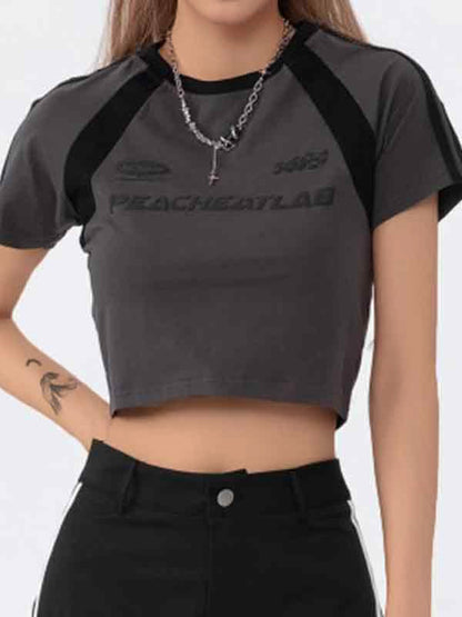 Contrast Color Letter Print Crop Short Sleeve Tee